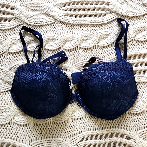 Victoria's Secret Very Sexy Push Up Bra - Picture 1 of 5
